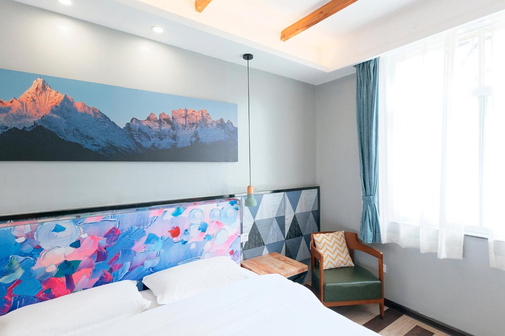 The Cloudland International Youth Hostel Close To The City Center,10 Min Walks To The Subway, Close To The Night Market, Old Street, Green Lake, English-Speaking Service, Free Activity Convenient Payment And Visa Cards Are Accepted Kunming Extérieur photo
