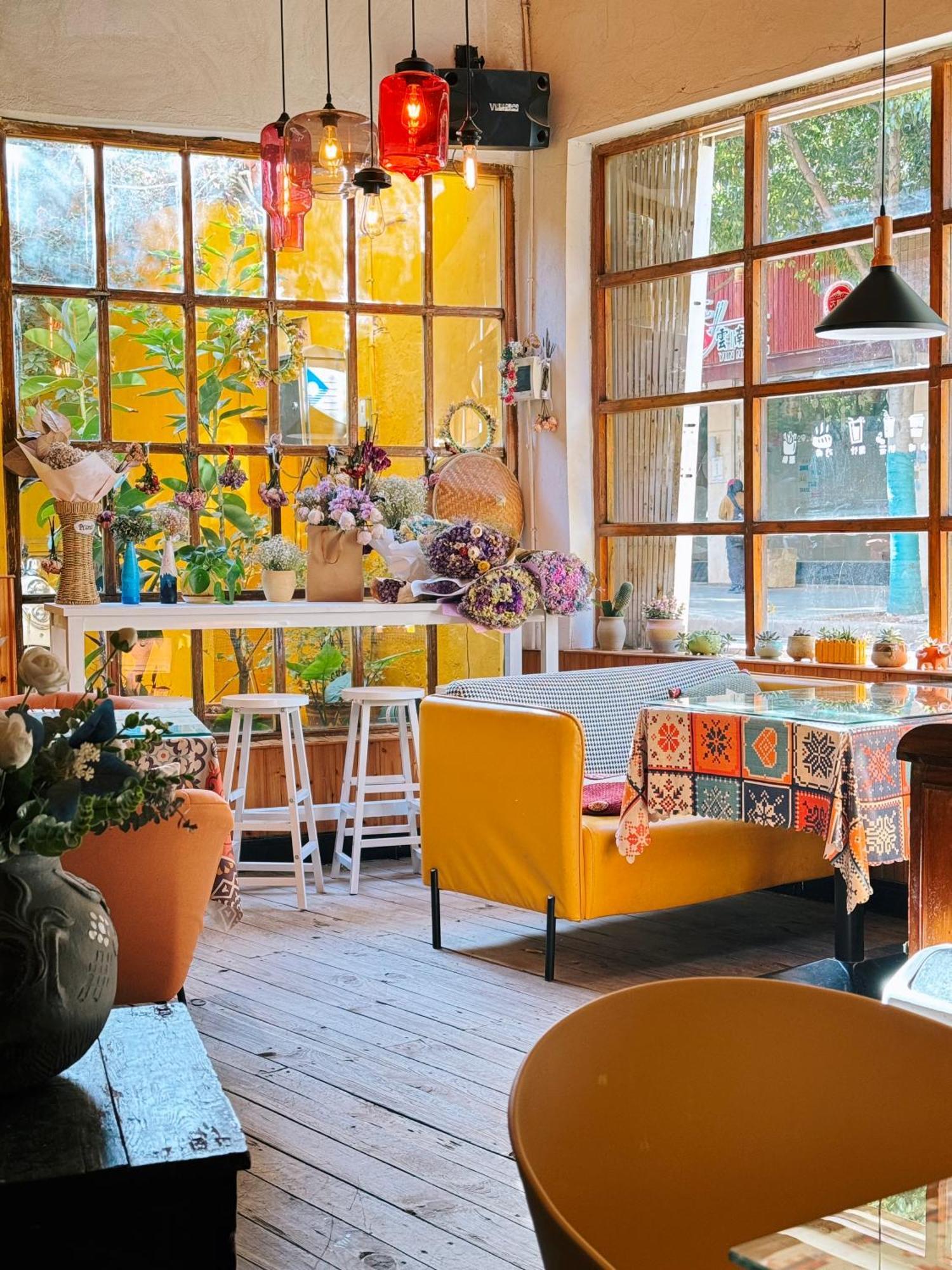 The Cloudland International Youth Hostel Close To The City Center,10 Min Walks To The Subway, Close To The Night Market, Old Street, Green Lake, English-Speaking Service, Free Activity Convenient Payment And Visa Cards Are Accepted Kunming Extérieur photo